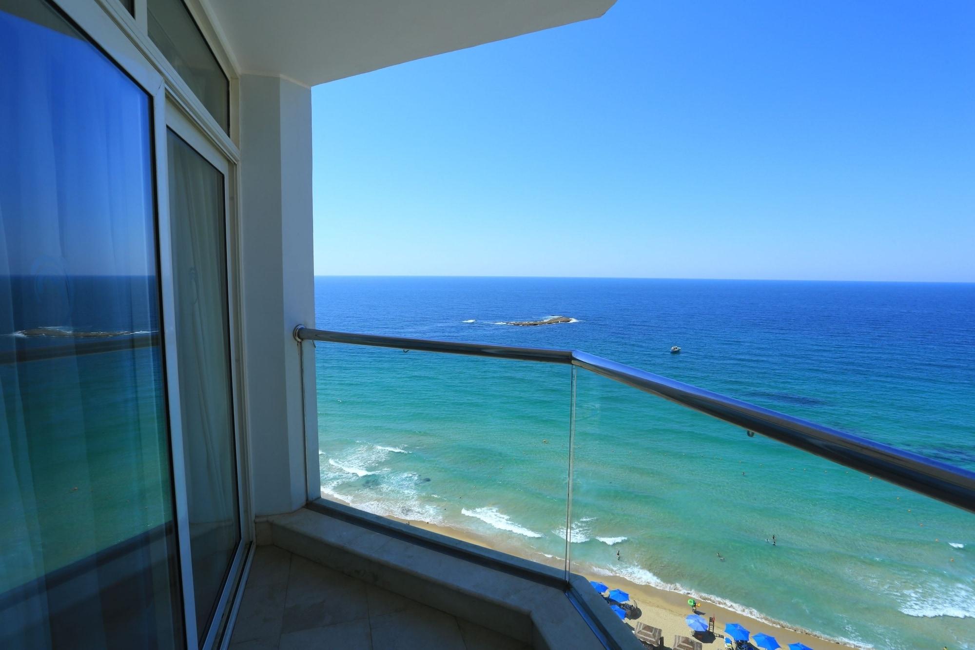 Hilton Corniche Hotel 5*