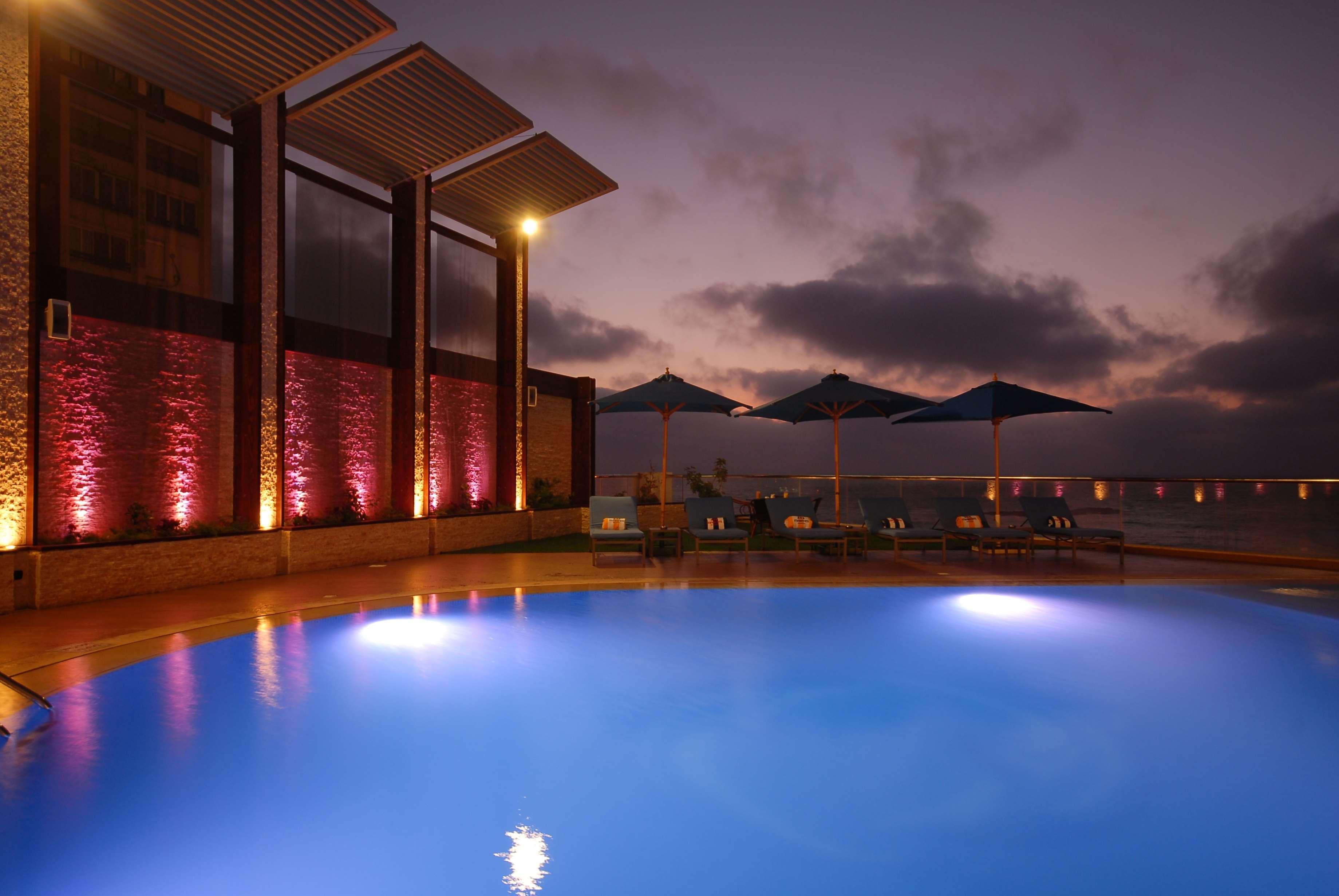 Hilton Corniche Hotel 5*