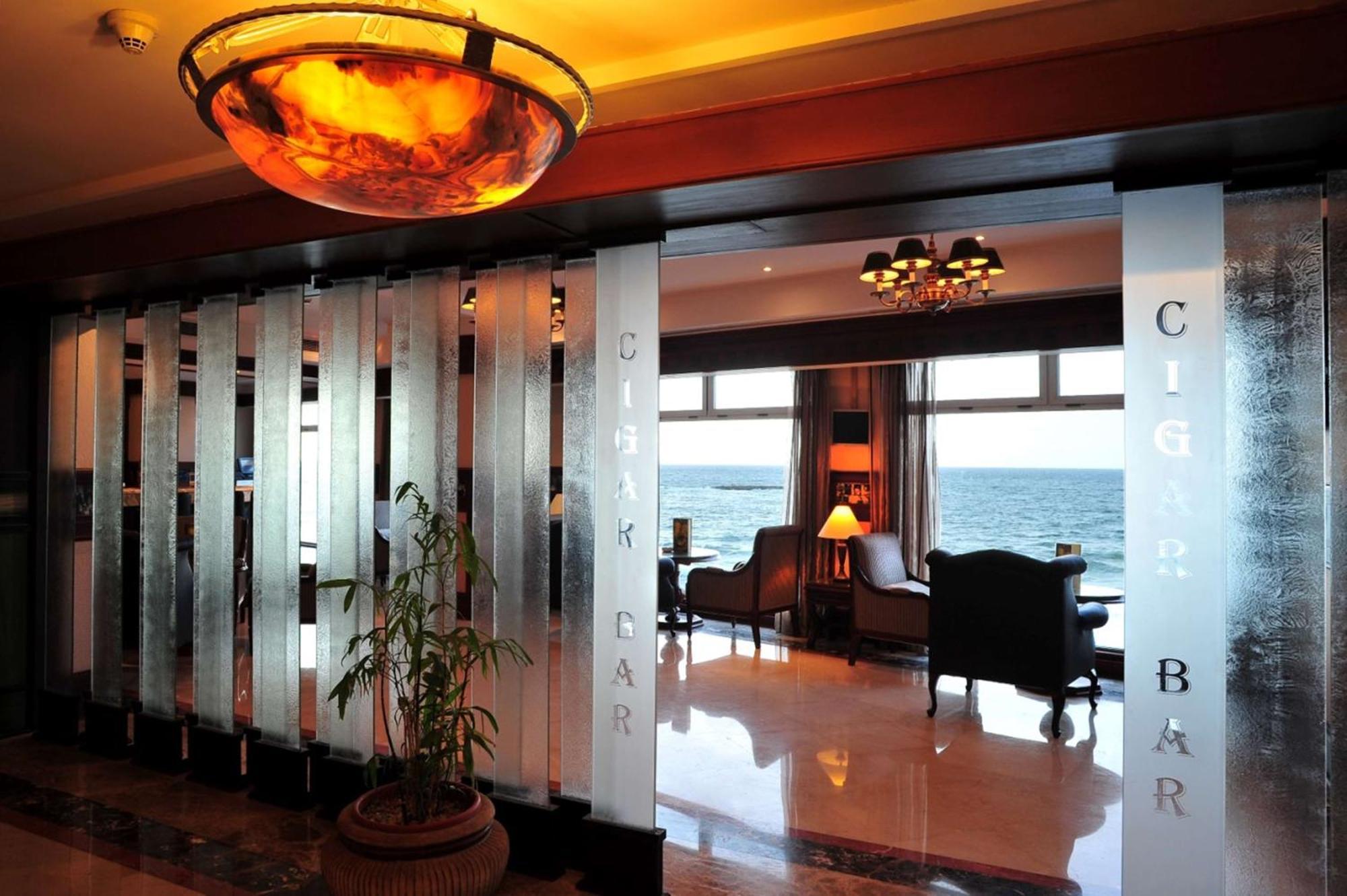 Hilton Corniche Hotel 5*