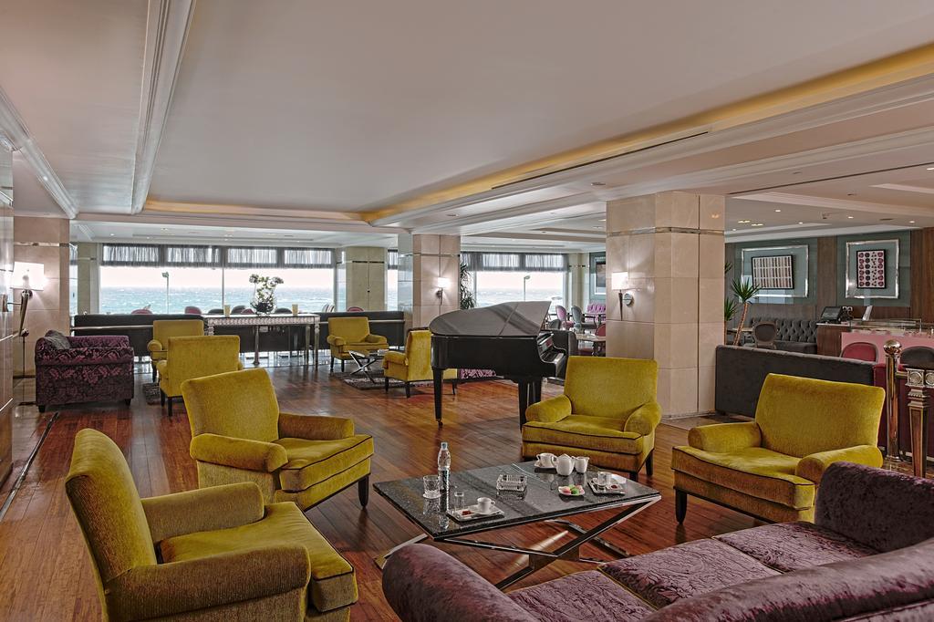 Hilton Corniche Hotel